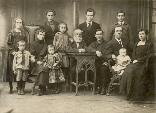 Семья Беломоиных. 27 октября 1923 